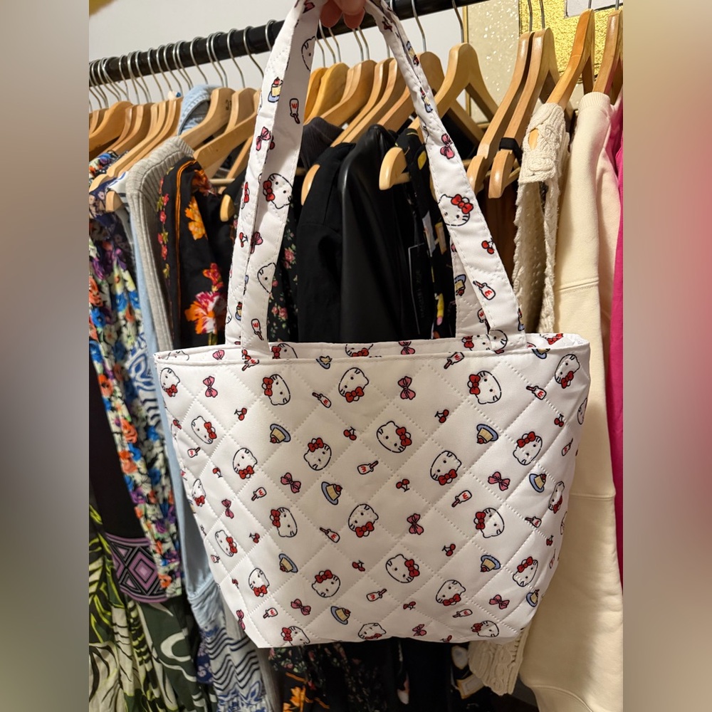 7. ❤️7$ Start ❤️ Hello Kitty White Quilted Tote Bag